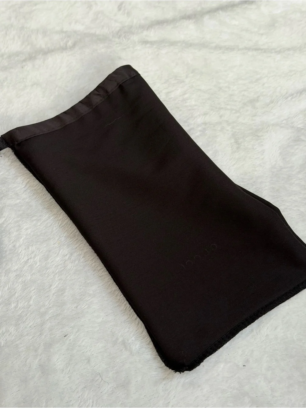 Gucci Black Drawstring Dust Bag & Cream Eyeglass Cleaning Cloth Lot